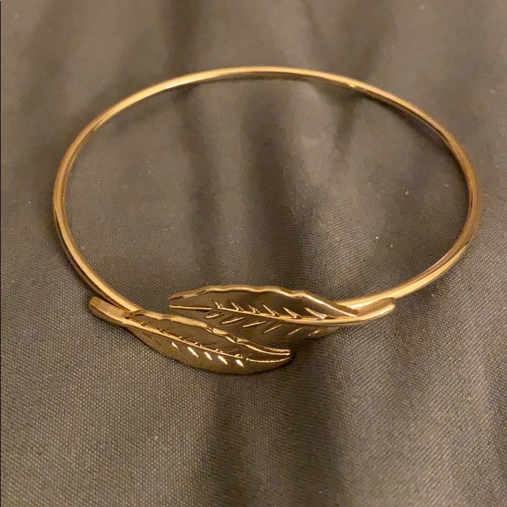 Leaf bracelet